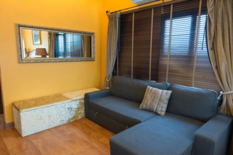 Sala Amarillo Oscuro